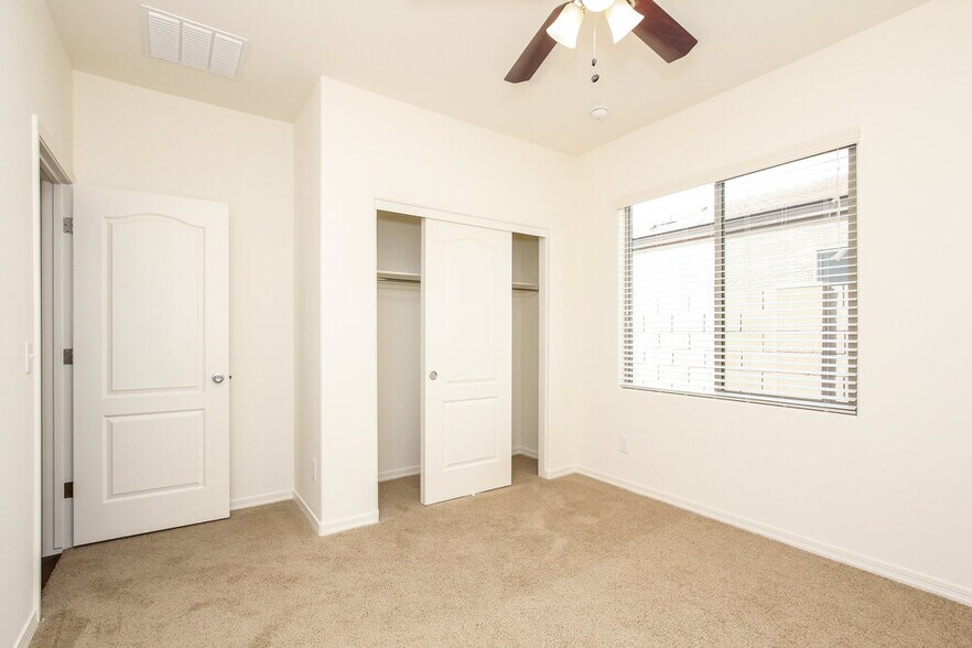 Building Photo - 4116 S 81st Dr