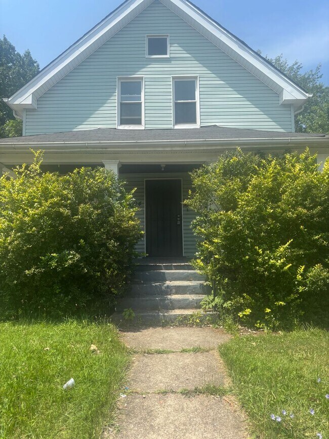 Building Photo - 4bd Single Cash Pay/Section 8