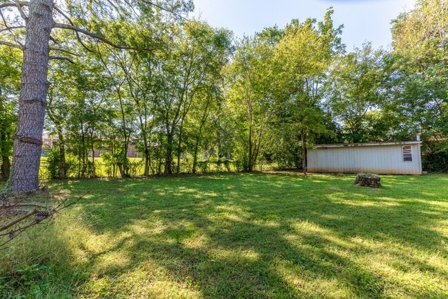Building Photo - 2402 Mcclain Cir NW