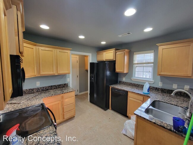 Building Photo - 4 br, 2 bath House - 4054 Olive Tree