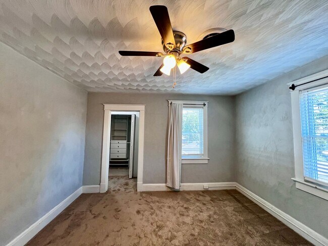 Building Photo - Historical 1920's home in the heart of Norfolk