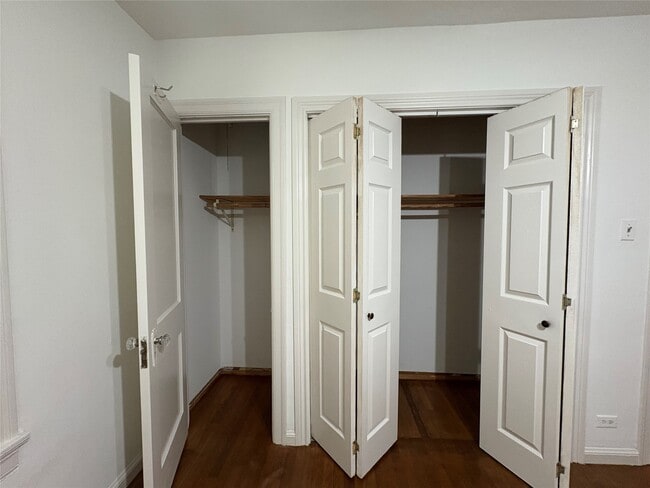 Building Photo - 2011 33rd St