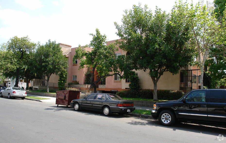 Building Photo - 210 Garfield