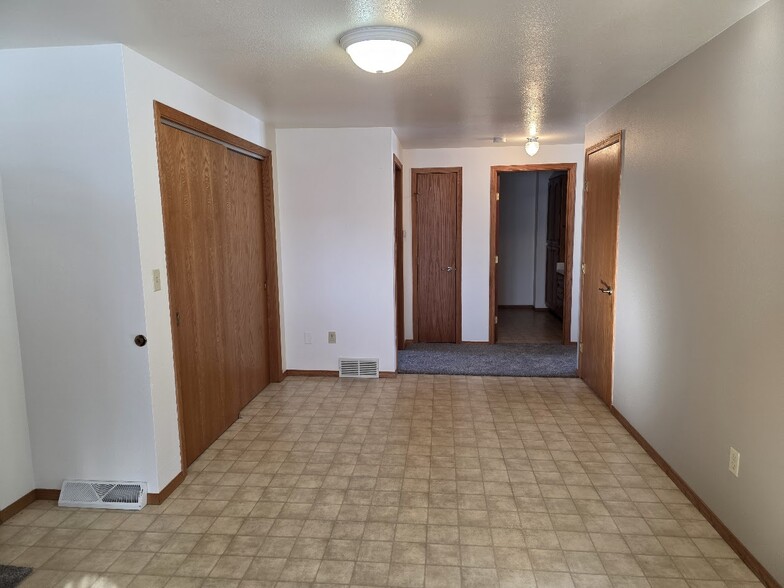 Building Photo - 722 Goldfinch Ln