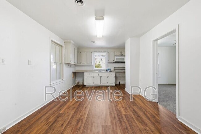 Building Photo - 100 Lowell St