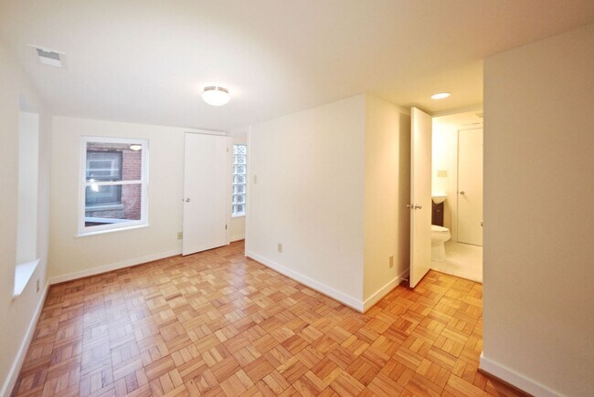 Building Photo - 1221 N St NW