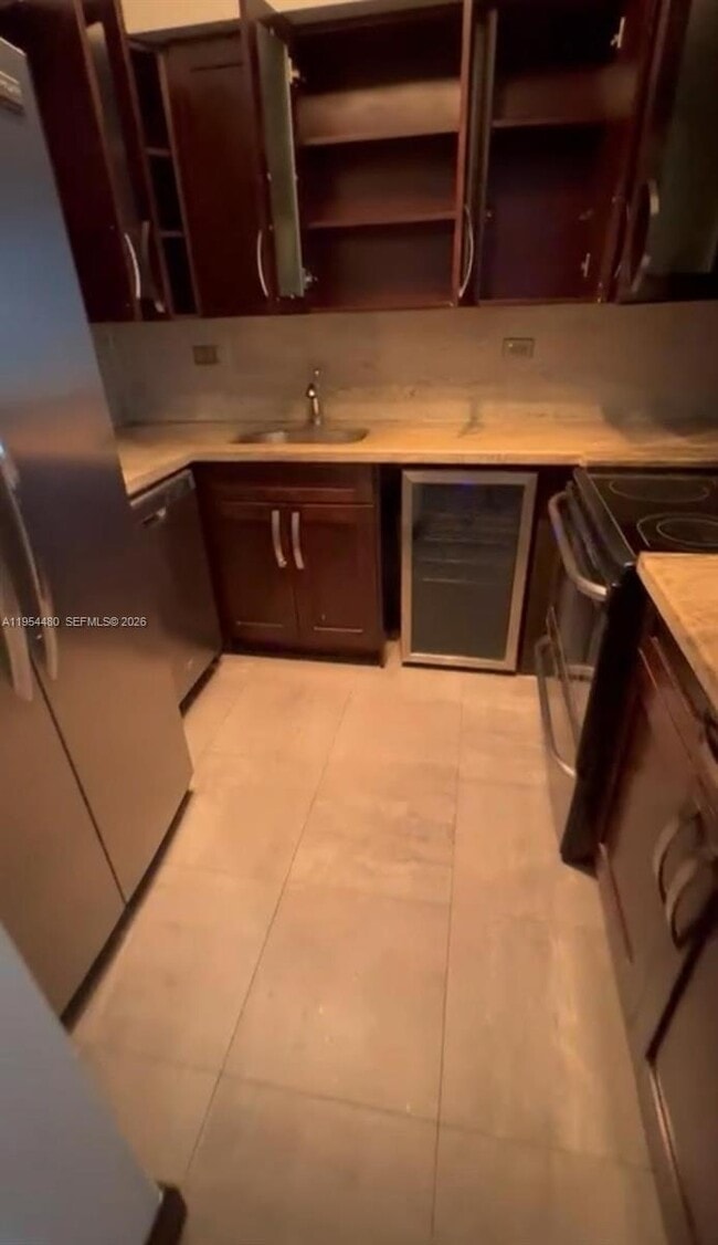 Building Photo - 1500 Bay Rd