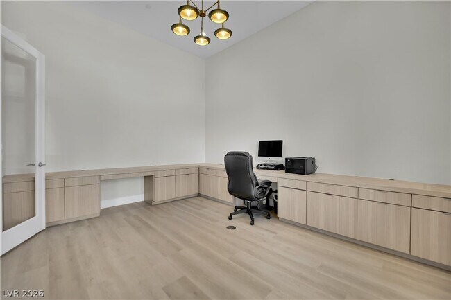 Building Photo - 10973 Horizon Ledge Ave