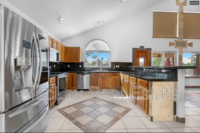 Building Photo - 395 W Sagebrush St