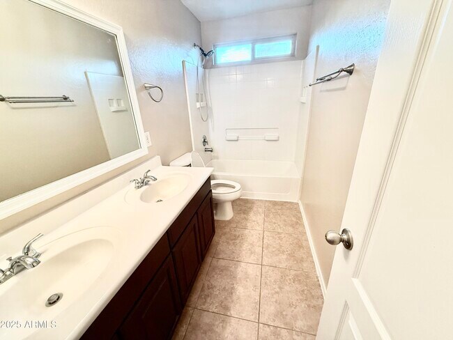 Building Photo - 42564 W Palmyra Ct