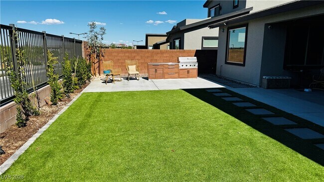 Building Photo - 9836 Starlight Ridge Ave