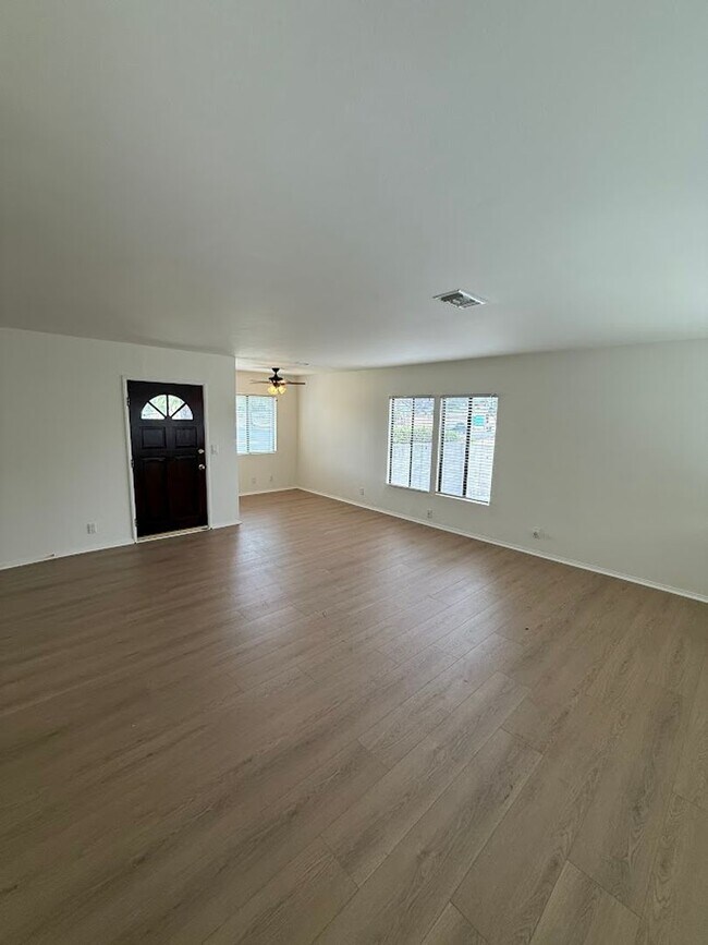 Building Photo - Beautiful 3 Bedroom, 2 Bathroom Granada Hills Home with Detached Garage!