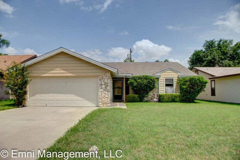 Primary Photo - 1408 Garnet Rd