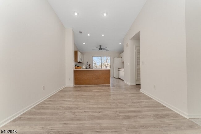 Building Photo - 48 Westchester Terrace