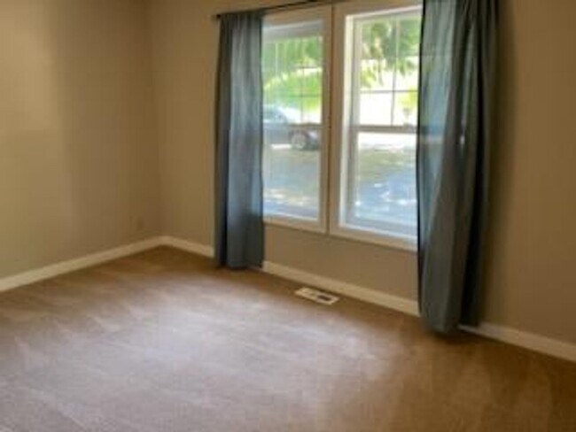 Building Photo - North Gig Harbor 3 bed 2.5 bath ~2,600sqft