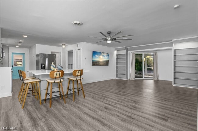 Building Photo - 174 2nd St