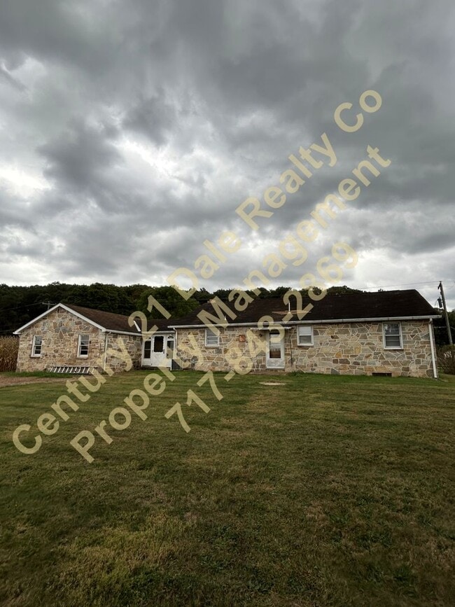 Building Photo - Fully remodeled 2 Bedroom All one Level ho...