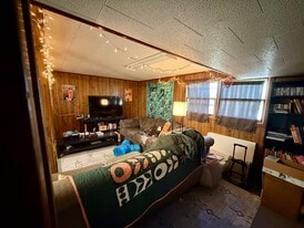 Building Photo - 139 Honness Ln