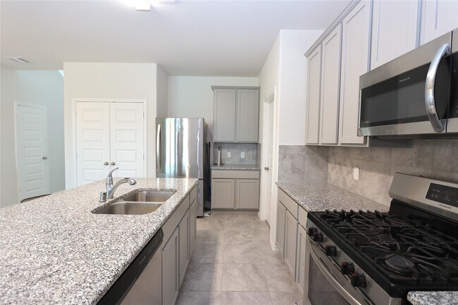 Building Photo - 4406 Mooring Cove Ct