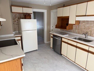 Building Photo - 453 N Main St