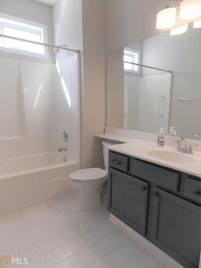 Building Photo - 2310 Applegate Ln