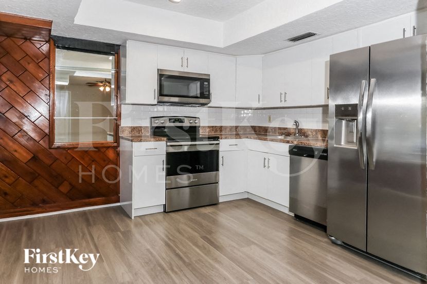 Building Photo - 127 2nd St