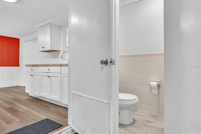 Building Photo - 4348 Shoreline Dr