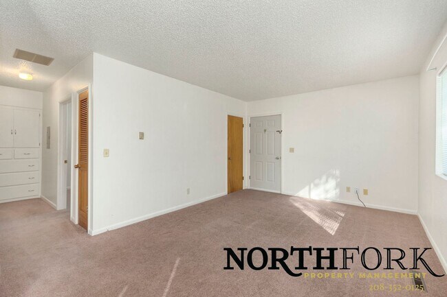 Building Photo - 615 Dearborn St