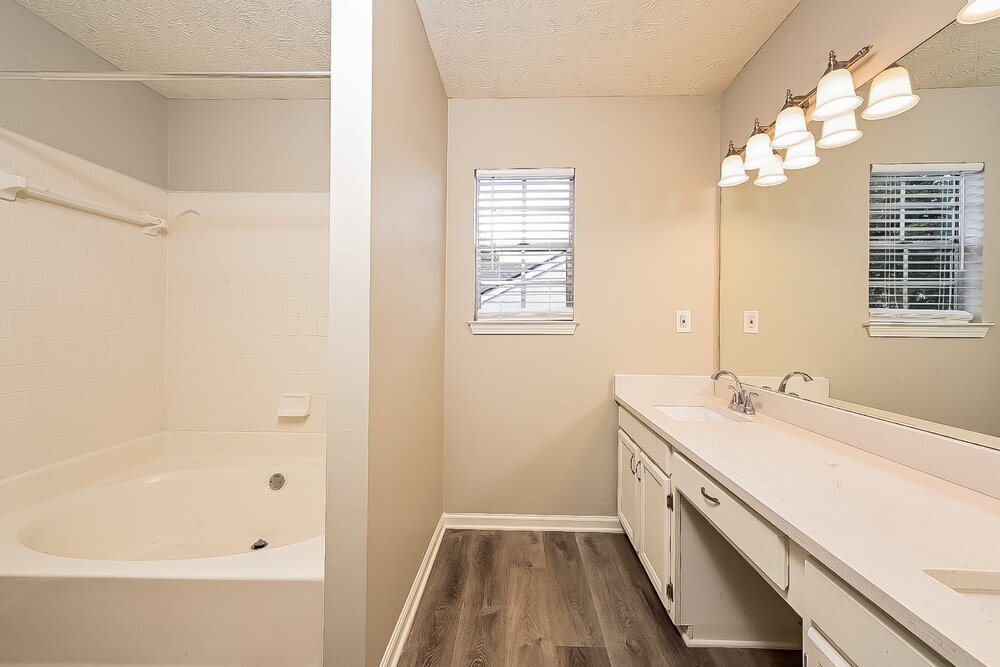 Building Photo - 6514 Eastbriar Dr