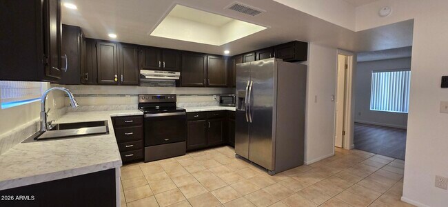 Building Photo - 16510 E Palisades Blvd