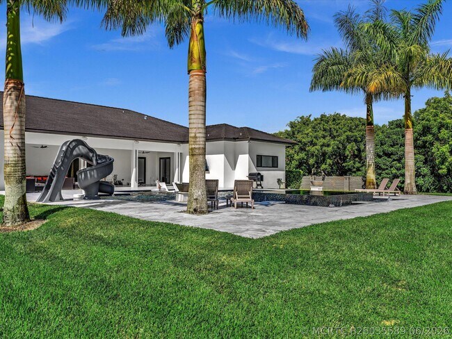 Building Photo - 6122 SW 173rd Way
