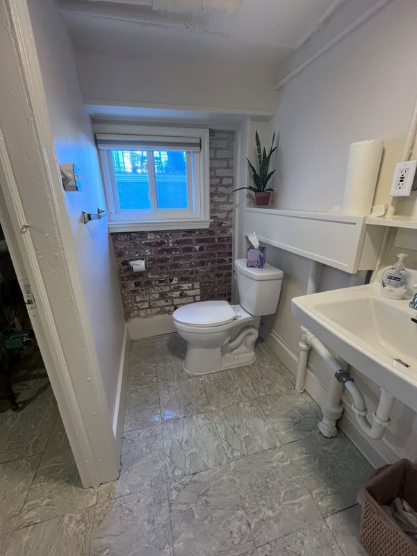 Building Photo - 221 Channing St NE