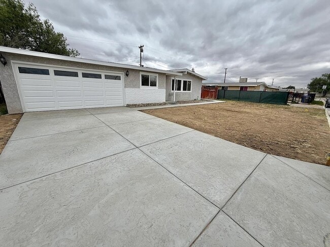 Building Photo - 2028 W Oldfield St