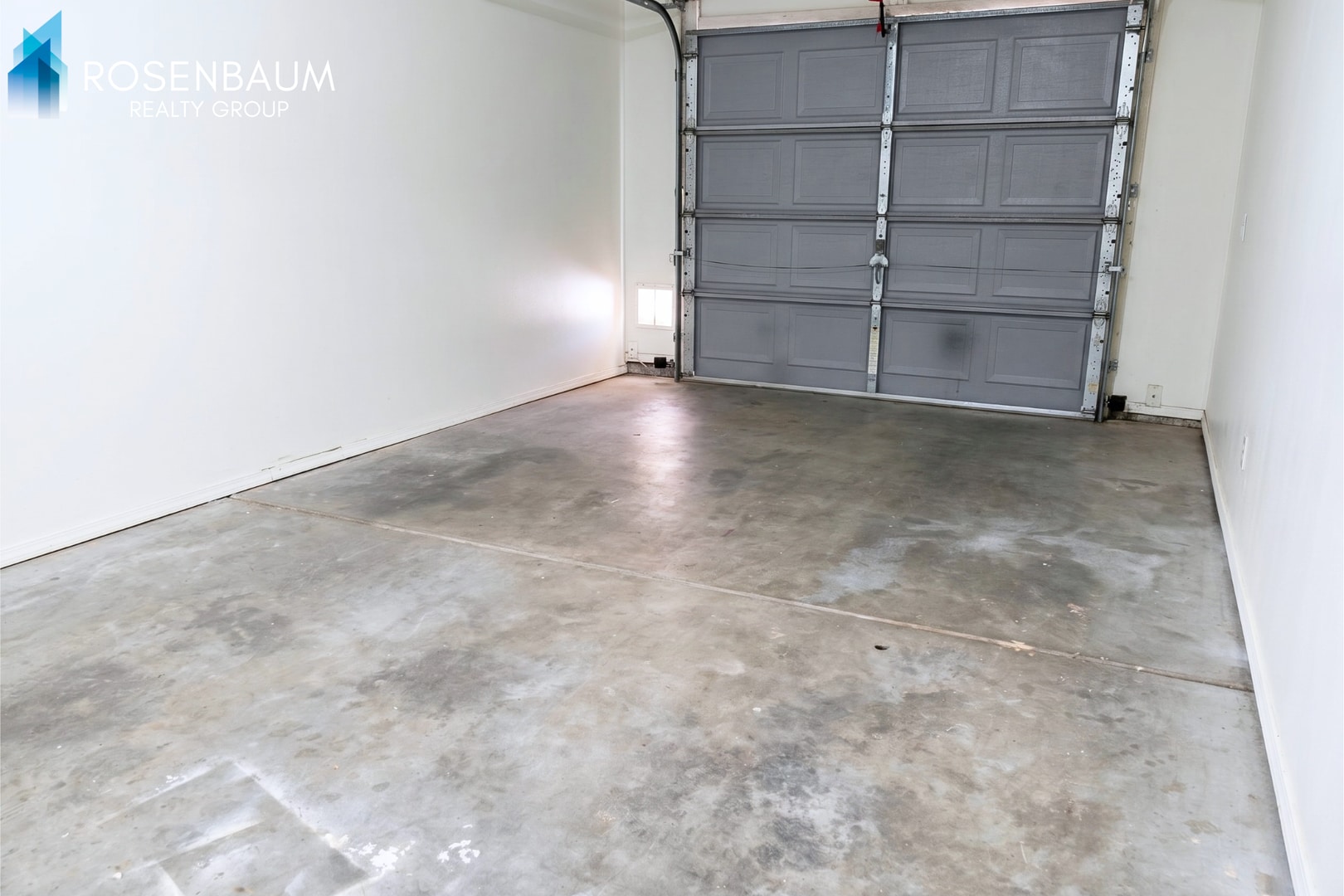 Building Photo - Charming and cozy 2-bedrooms, 2-baths apartment nestled in the heart of Prescott Valley!