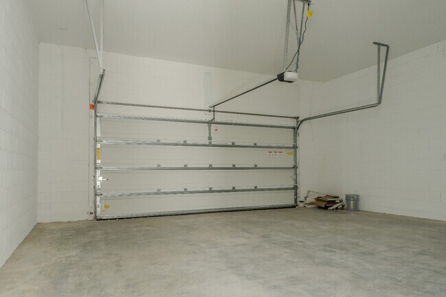 Building Photo - 16705 Victoria Grv Aly