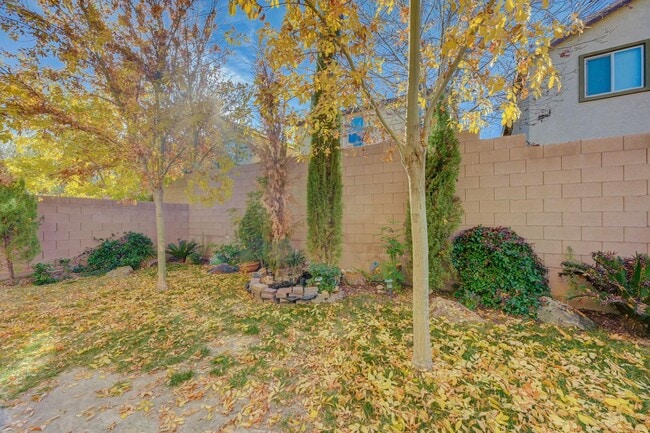 Building Photo - Beautifu 2 Story 4 bedrooms 2.5 baths located in Mountain Edge Southwest