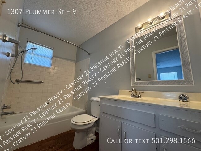 Building Photo - 1307 Plummer St