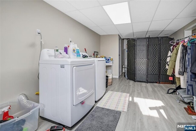 Building Photo - 12 Maple Ave