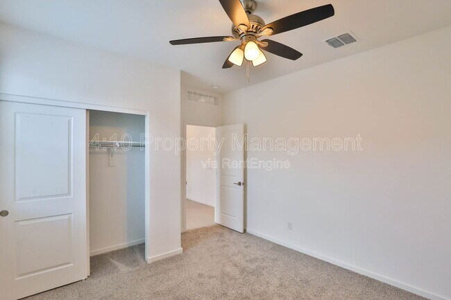 Building Photo - 4470 E Clydesdale St