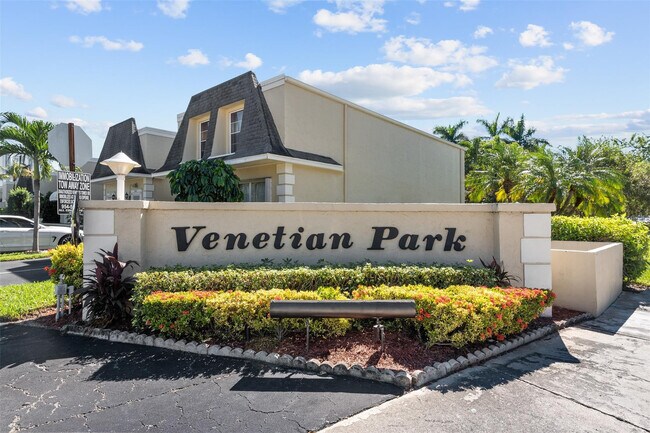 Building Photo - 822 NE 25th Ave