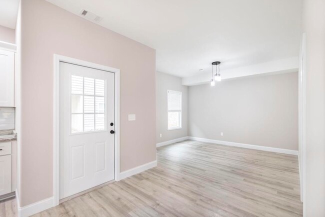 Building Photo - 316 Beau Claire Cir