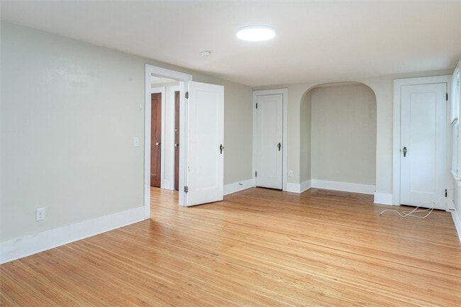 Building Photo - 425 Highland Ave