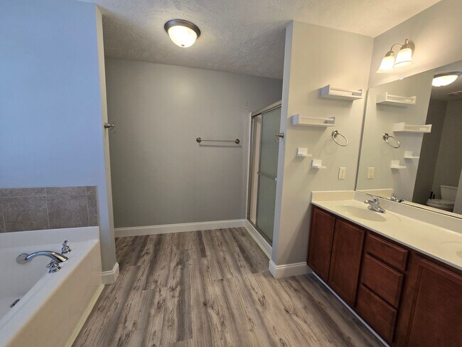 Building Photo - 362 Broad Dr