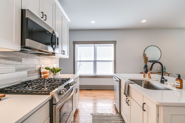 Building Photo - 1603 Porter Ave