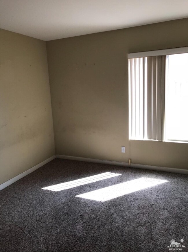 Building Photo - 49084 Violet St