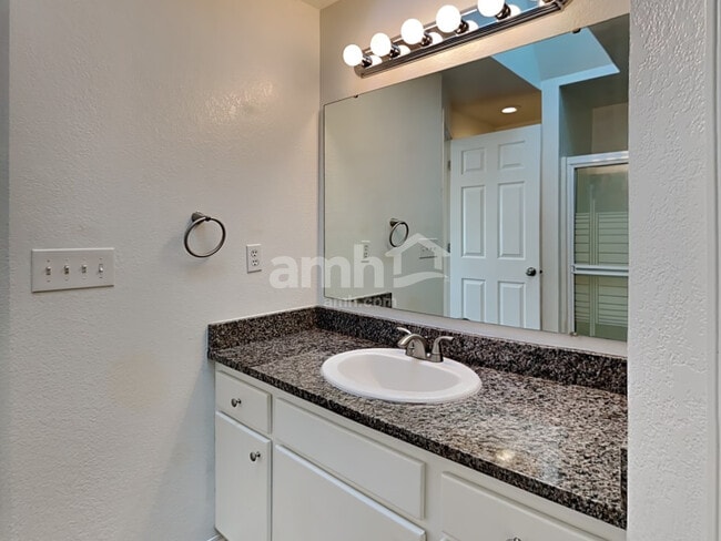 Building Photo - 5521 44th Ct SE