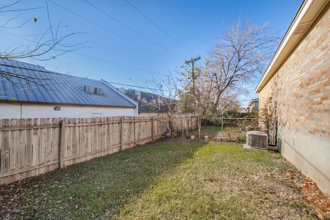 Building Photo - 12216 Maverick Bluff St