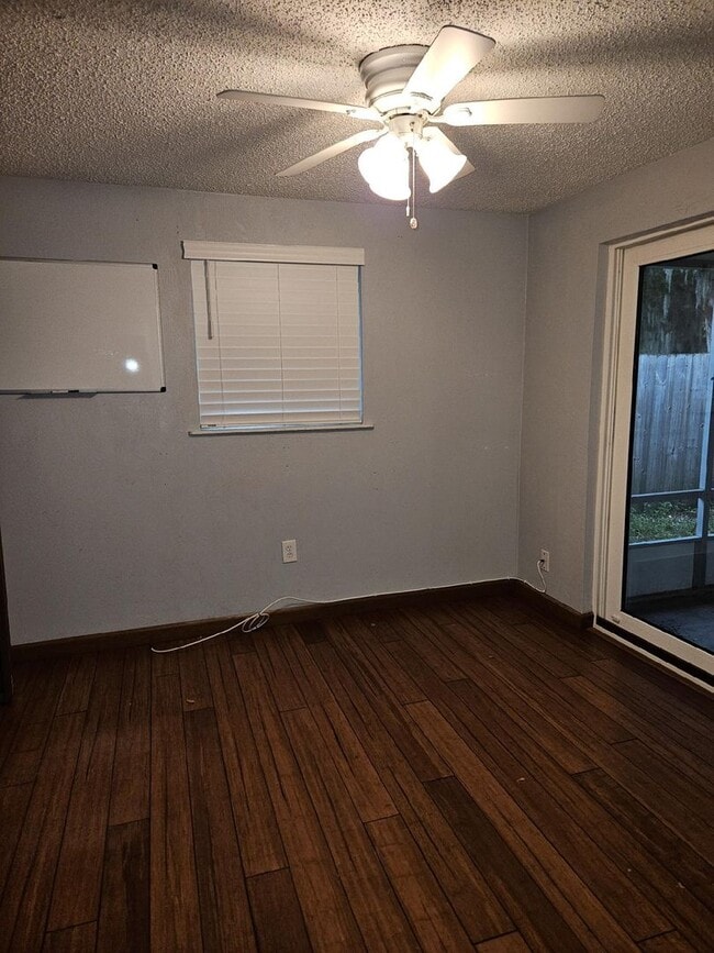 Building Photo - BEAUTIFUL 4 BEDROOM 2 BATH HOME IN THE BEAUTIFUL SOUTH DAYTONA