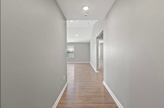 Building Photo - 121 Landry Ln
