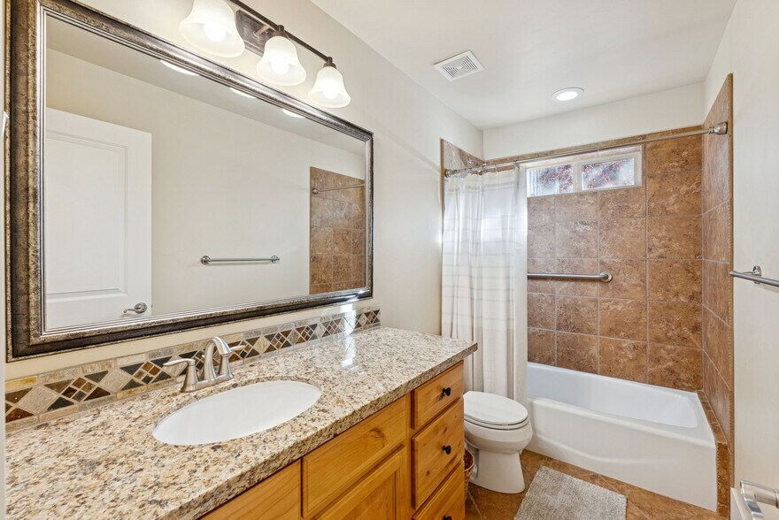Building Photo - 541 Craftsman Way